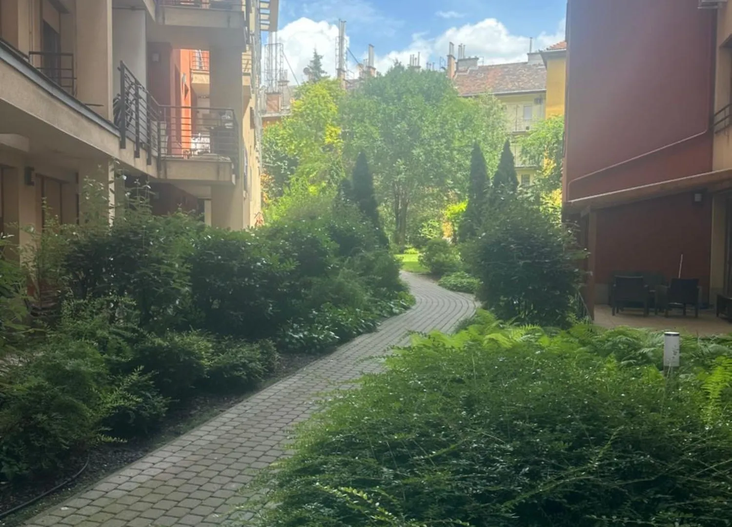 Corvin Gem2 Apartment With Parking Budapeşte